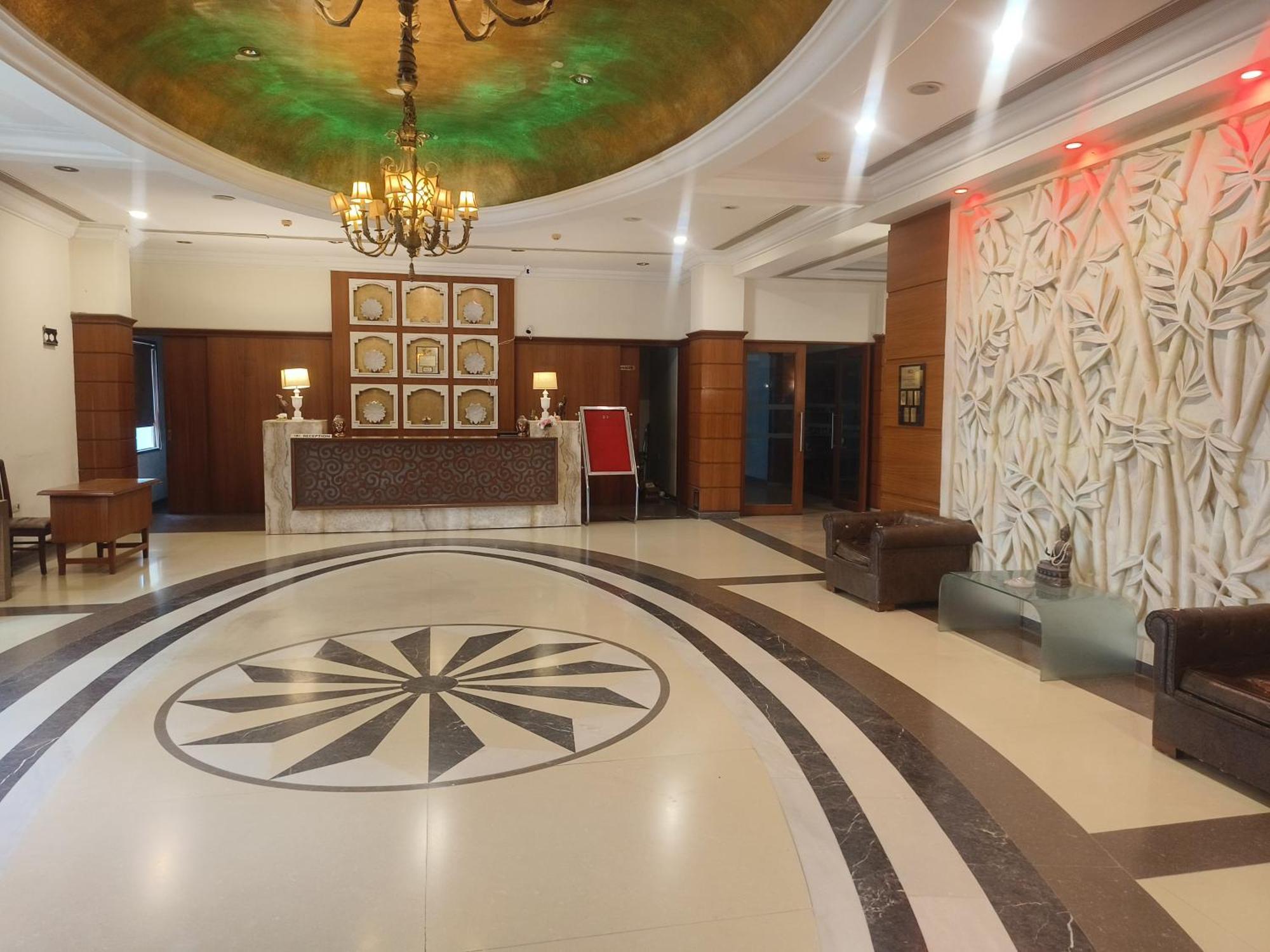 The Sky Imperial, Udaipur Hotel Exterior photo