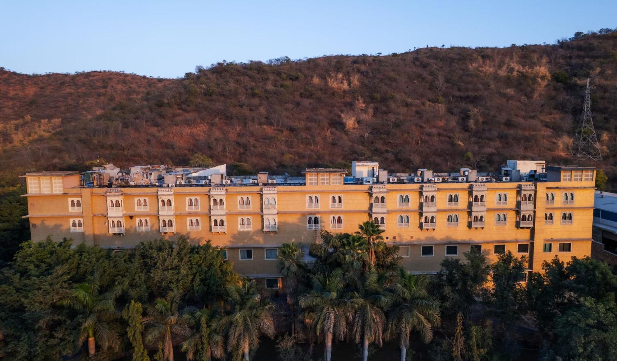 The Sky Imperial, Udaipur Hotel Exterior photo